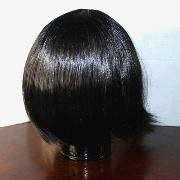 NWOT Black Shoulder-Length Wig with Bangs - Adjustable Cap - Picture 5 of 8